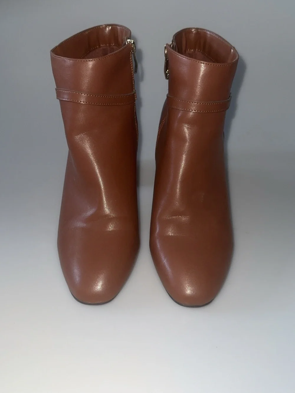 Liz Claiborne Women's Tan Leather Ankle Boots with Gold Detail - Picture 2 of 8